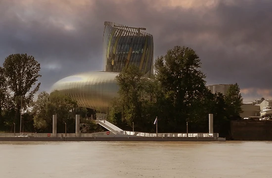 Les activités et loisirs autour de Lacanau. Anouk Legendre et Nicolas Desmazières, ont imaginé cette structure pour la cité du vin de Bordeaux